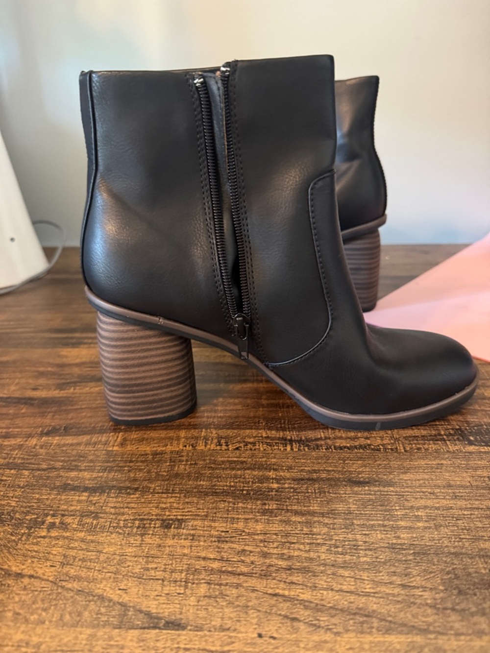 Kork’s Boot - Picture 2 of 4